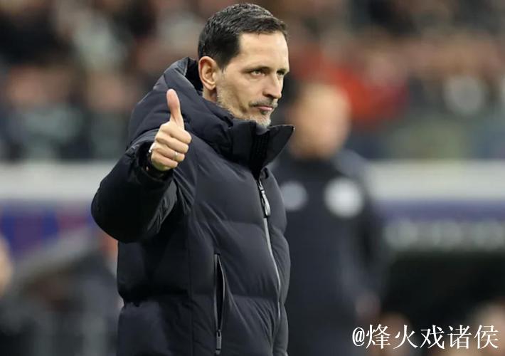 图片报:法兰克福队医私下为对手球员治疗,现已 图片报:法兰克福队医私下为对手球员治疗,现已